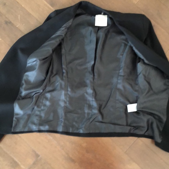 Black Blazer with Modern Details - Picture 4 of 4